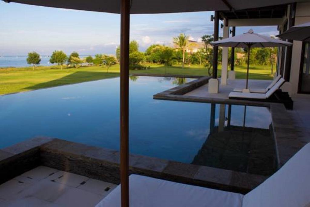 Вилла Bali Il Mare Пемутеран Экстерьер фото